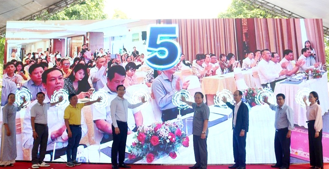 undefined Chuyển đổi số thương mại, mở rộng "cửa ra" cho nông sản