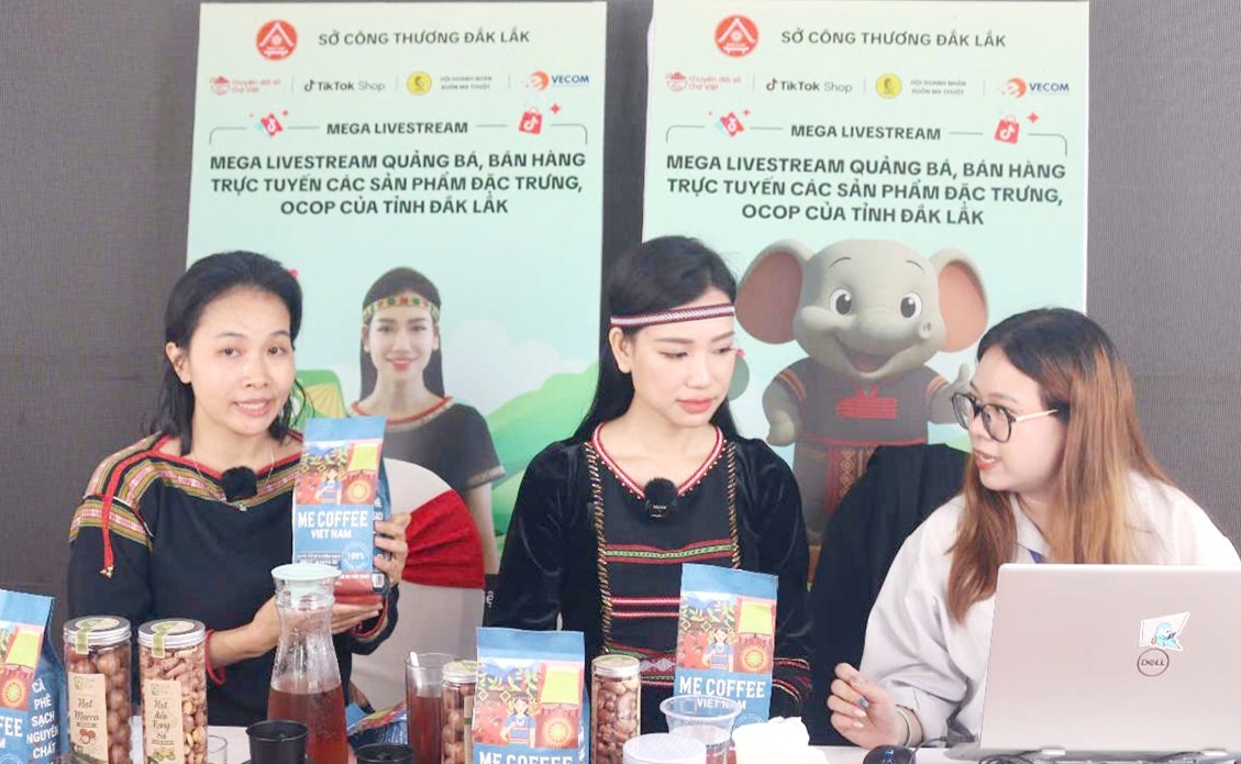 undefined Chuyển đổi số thương mại, mở rộng "cửa ra" cho nông sản