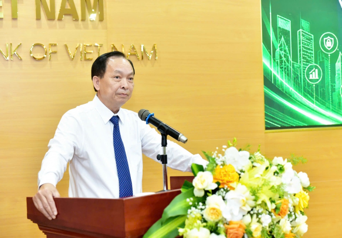 Hoàn thiện khuôn khổ pháp lý hoạt động ngân hàng và quản trị rủi ro theo chuẩn quốc tế Hoàn thiện khuôn khổ pháp lý hoạt động ngân hàng và quản trị rủi ro theo chuẩn quốc tế