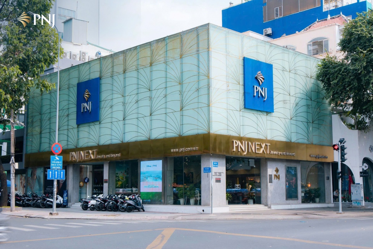Trước áp lực bán lại tăng cao, PNJ buộc phải điều chỉnh phương thức thanh toán.
