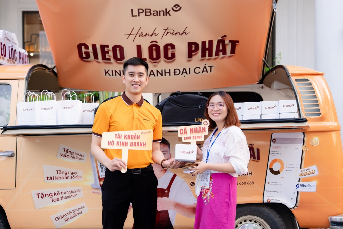 LPBank đồng hành hộ kinh doanh và cá nhân kinh doanh thích ứng chuyển đổi số và quy định thuế mới LPBank đồng hành hộ kinh doanh và cá nhân kinh doanh thích ứng chuyển đổi số và quy định thuế mới