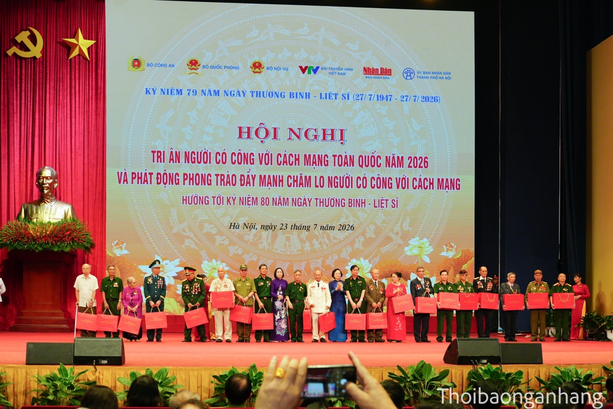 Thủ tướng dự Hội nghị Tri ân người có công với cách mạng toàn quốc năm 2026 Thủ tướng dự Hội nghị Tri ân người có công với cách mạng toàn quốc năm 2026