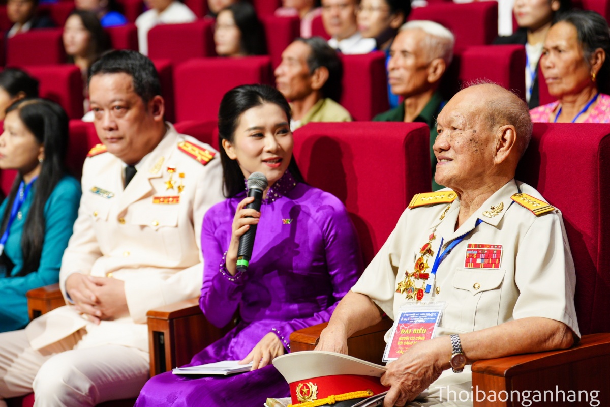 Thủ tướng dự Hội nghị Tri ân người có công với cách mạng toàn quốc năm 2026 Thủ tướng dự Hội nghị Tri ân người có công với cách mạng toàn quốc năm 2026