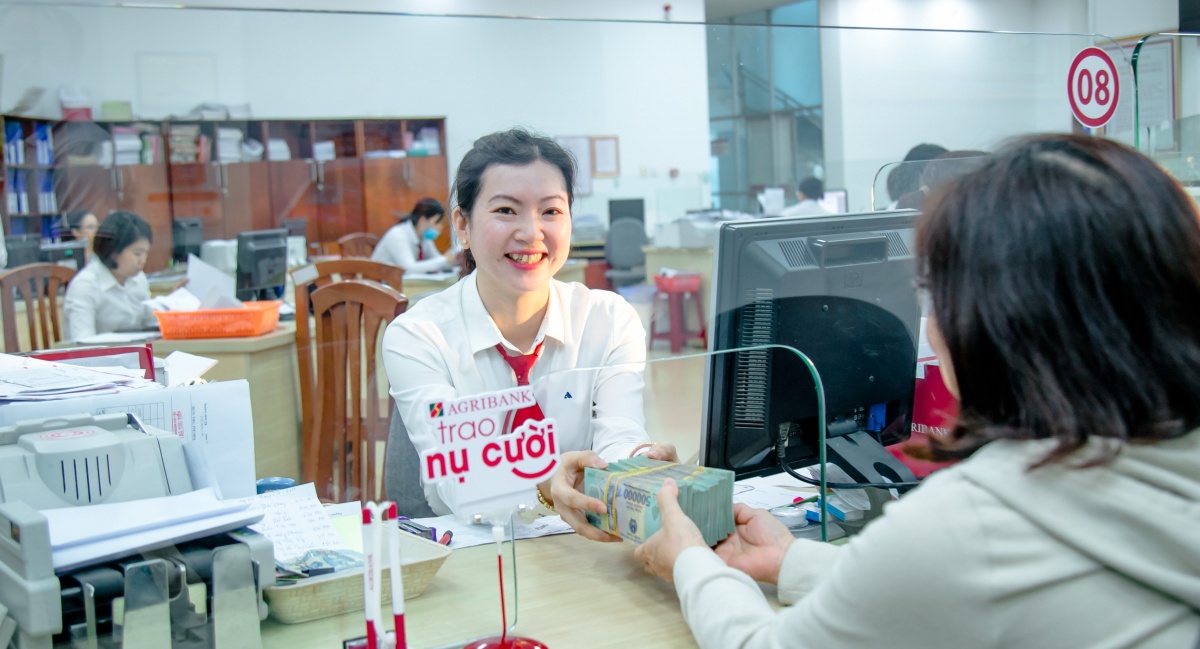 Agribank Phú Yên đã và đang đồng hành khôi phục sinh kế, vực dậy niềm tin cho người dân sau thiên tai. Agribank Phú Yên đã và đang đồng hành khôi phục sinh kế, vực dậy niềm tin cho người dân sau thiên tai.