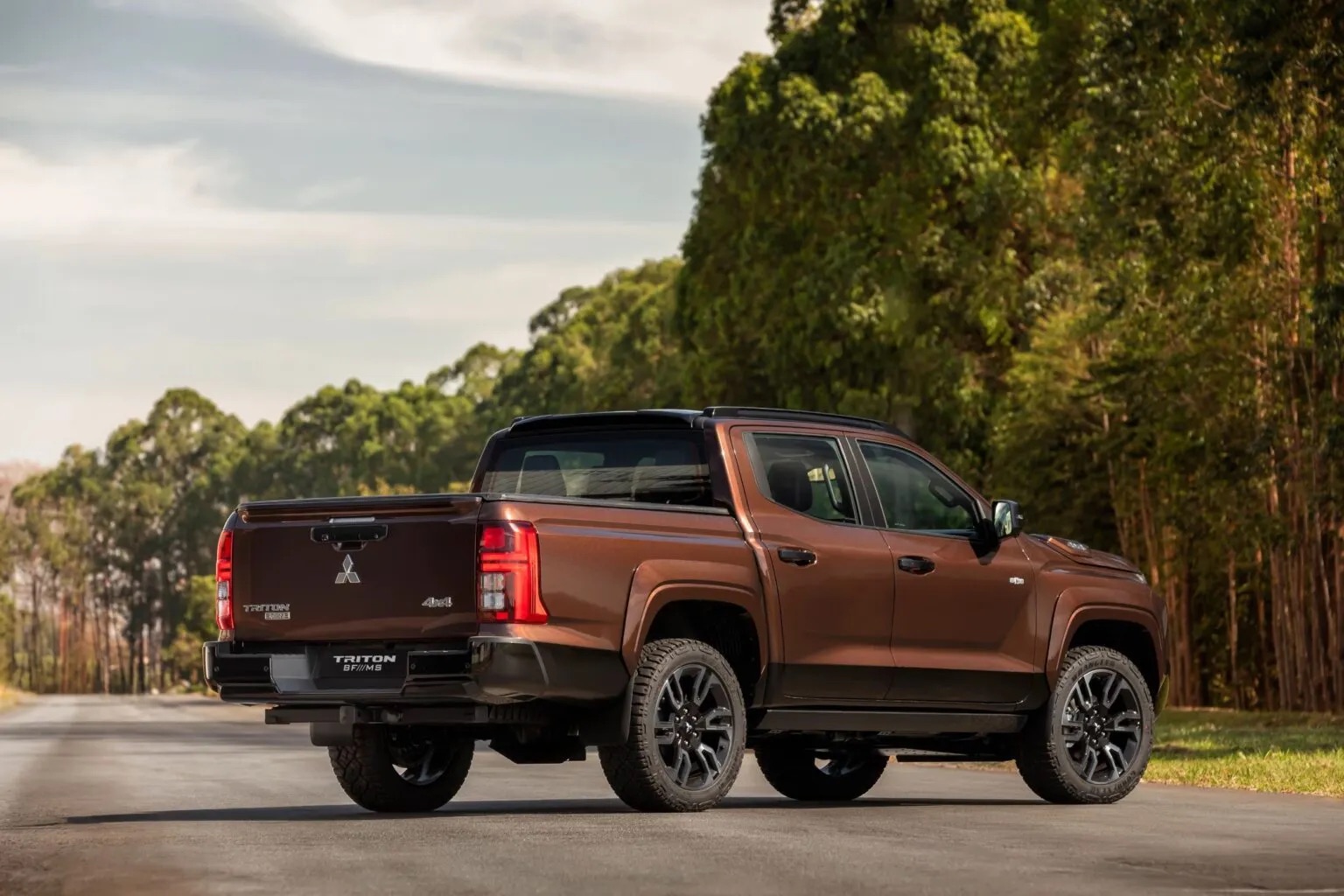 Mitsubishi Triton thêm bản mới, giá quy đổi hơn 1,5 tỷ đồng img