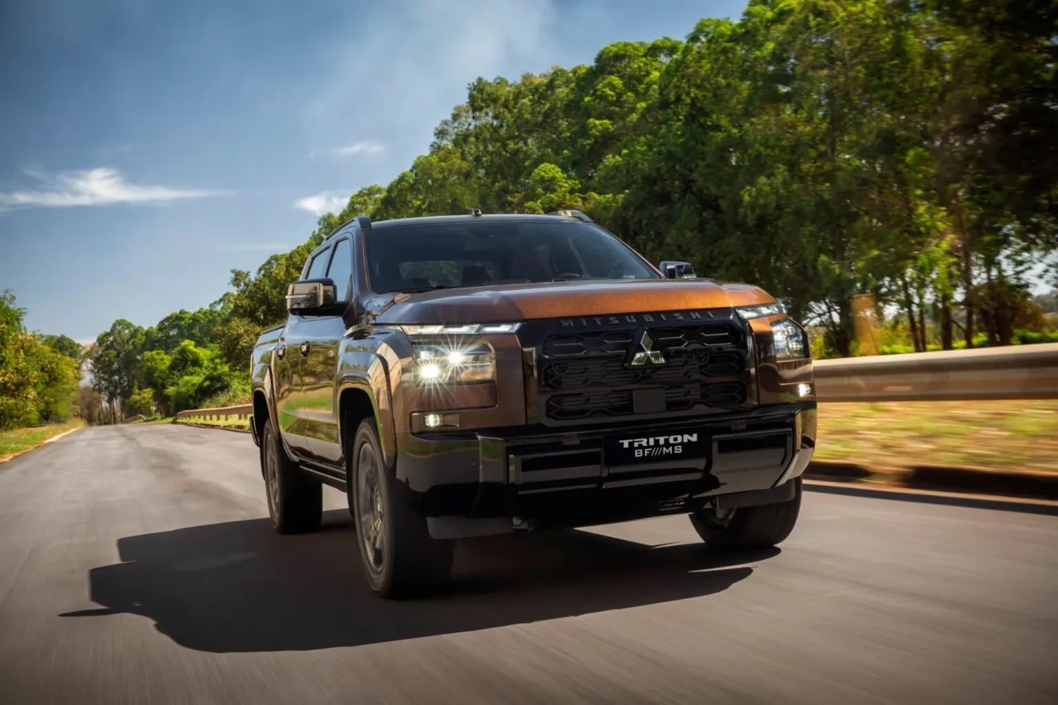 Mitsubishi Triton thêm bản mới, giá quy đổi hơn 1,5 tỷ đồng img
