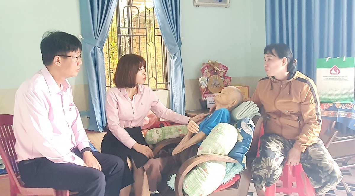 undefined Ngân hàng Chính sách xã hội chi nhánh tỉnh Đắk Lắk tri ân người có công với cách mạng