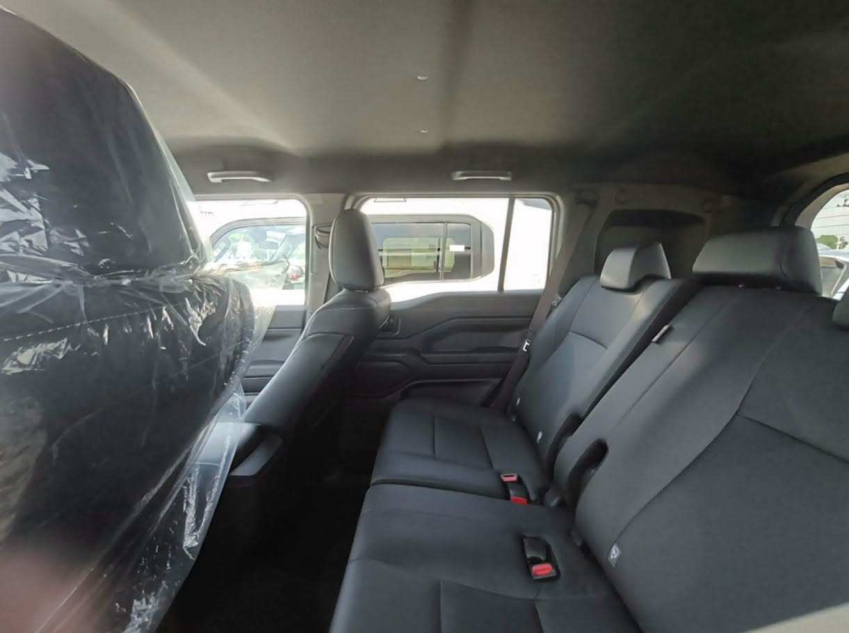 Toyota Land Cruiser FJ ra mắt Việt Nam tuần sau, giá dự kiến gần 1,2 tỷ đồng Đại lý báo Toyota Land Cruiser FJ ra mắt Việt Nam tuần sau: Giá dự kiến gần 1,2 tỷ đồng, máy 2.7L như Fortuner, có ADAS, nhập Thái - Ảnh 8.