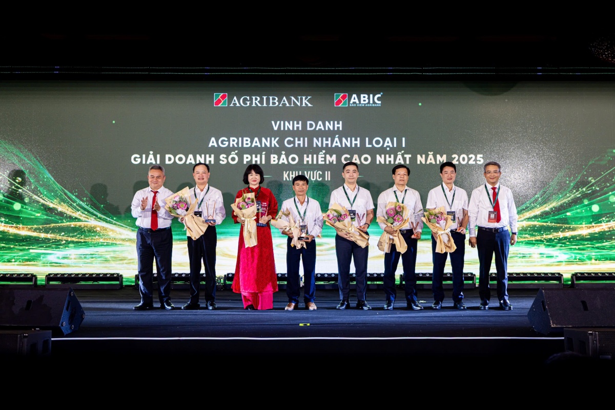 ABIC cùng Agribank tôn vinh những "chiến binh" trên hành trình "Vững bước vươn xa" tại Khu vực 2