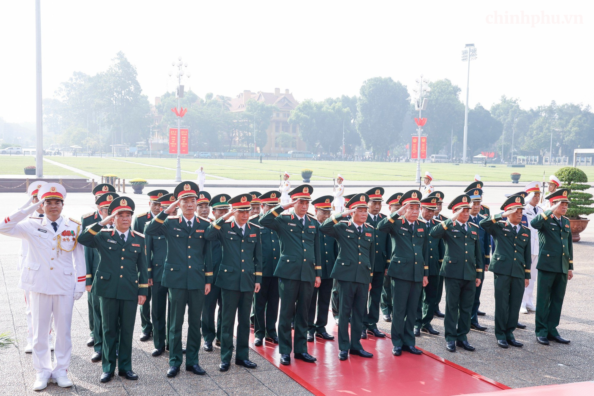 79 năm Ngày Thương binh-Liệt sĩ: Lãnh đạo Đảng, Nhà nước tưởng niệm các Anh hùng liệt sĩ và viếng Chủ tịch Hồ Chí Minh Kỷ niệm 79 năm Ngày Thương binh-Liệt sĩ: Lãnh đạo Đảng, Nhà nước tưởng niệm các Anh hùng liệt sĩ và viếng Chủ tịch Hồ Chí Minh- Ảnh 8.