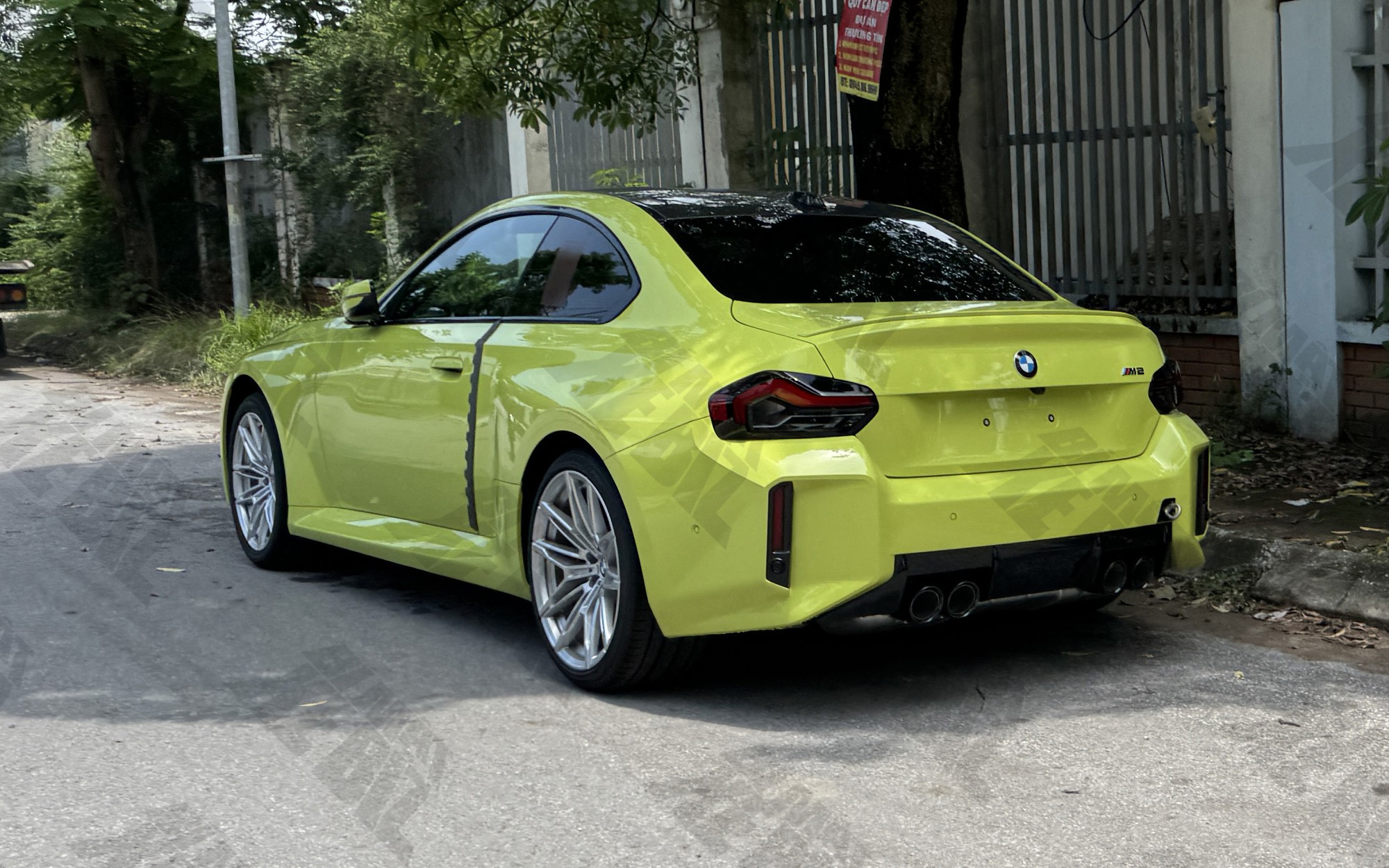 BMW M2 đời mới đầu tiên về Việt Nam, giá không dưới 4,1 tỷ đồng BMW M2 đời mới đầu tiên về Việt Nam: Giá không dưới 4,1 tỷ đồng, mạnh 480hp, 0-100km/h chi 4 giây, thêm lựa chọn cho dân chơi mê tốc độ - Ảnh 3.