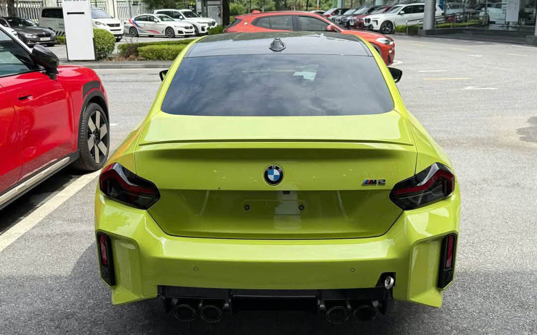BMW M2 đời mới đầu tiên về Việt Nam, giá không dưới 4,1 tỷ đồng BMW M2 đời mới đầu tiên về Việt Nam: Giá không dưới 4,1 tỷ đồng, mạnh 480hp, 0-100km/h chi 4 giây, thêm lựa chọn cho dân chơi mê tốc độ - Ảnh 9.