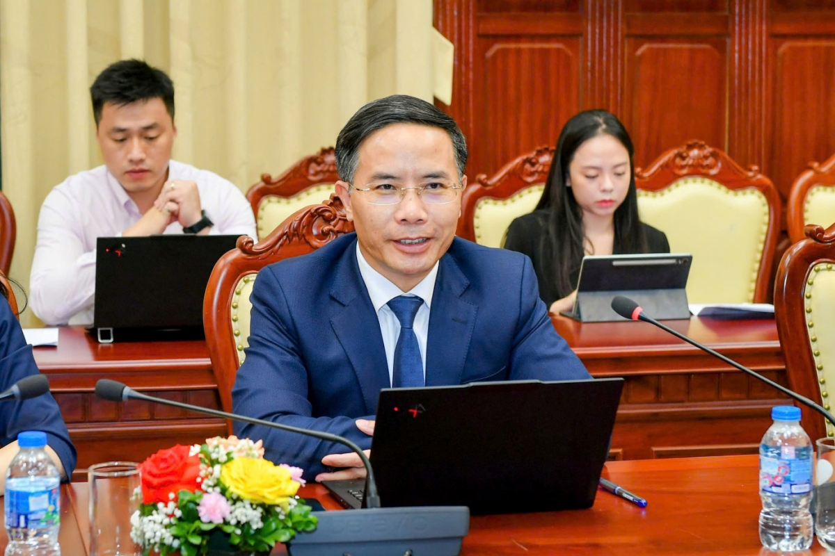 Thống đốc Phạm Đức Ấn làm việc với Trưởng đại diện đương nhiệm và kế nhiệm của IMF Thống đốc Phạm Đức Ấn làm việc với Trưởng đại diện đương nhiệm và kế nhiệm của IMF