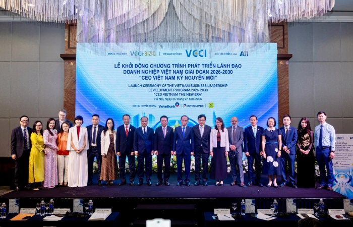 Đại diện các đơn vị đồng hành tại Lễ khởi động Chương trình “CEO Việt Nam Kỷ nguyên mới” Đại diện các đơn vị đồng hành tại Lễ khởi động Chương trình “CEO Việt Nam Kỷ nguyên mới”