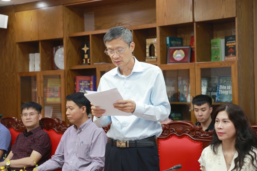 TS. Nguyễn Khắc Khanh – Chủ tịch Hiệp hội Sách giáo dục và Học liệu điện tử Việt Nam chia sẻ suy nghĩ tại Lễ kí kết