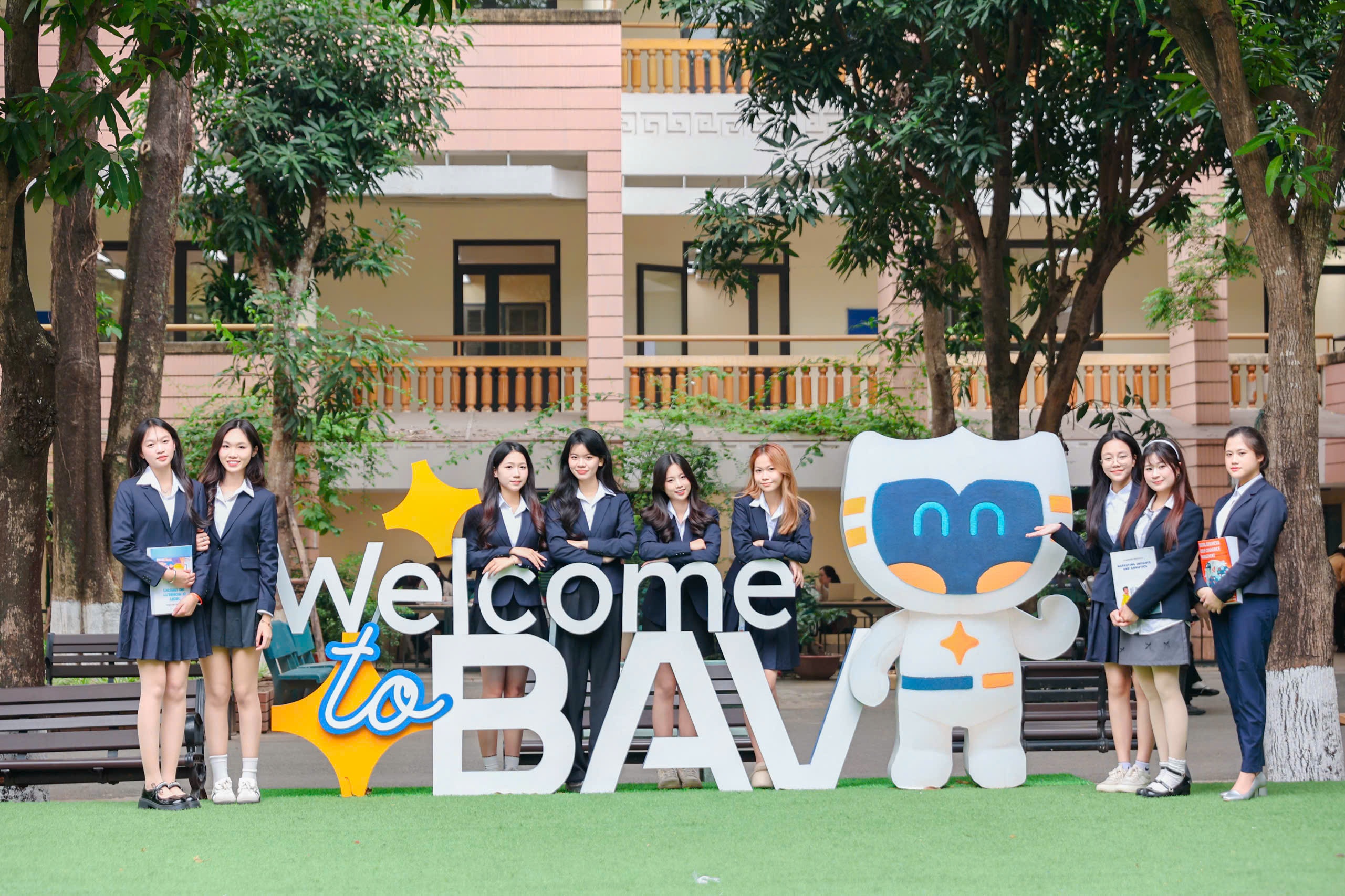 Thí sinh đăng ký xét tuyển vào Học viện Ngân hàng chạm ngưỡng kỷ lục