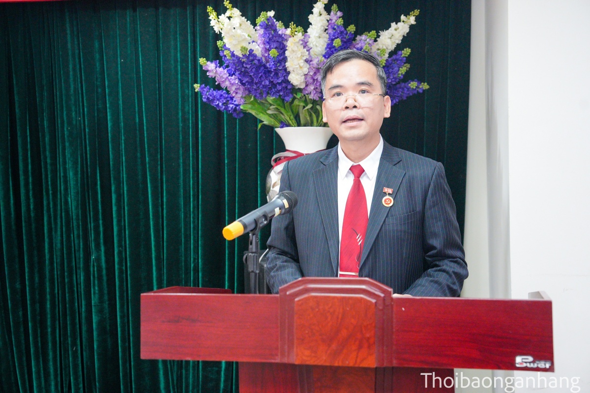 Trao tặng Huy hiệu 30 năm tuổi Đảng cho đồng chí Nguyễn Xuân Bắc Trao tặng Huy hiệu 30 năm tuổi Đảng cho đồng chí Nguyễn Xuân Bắc