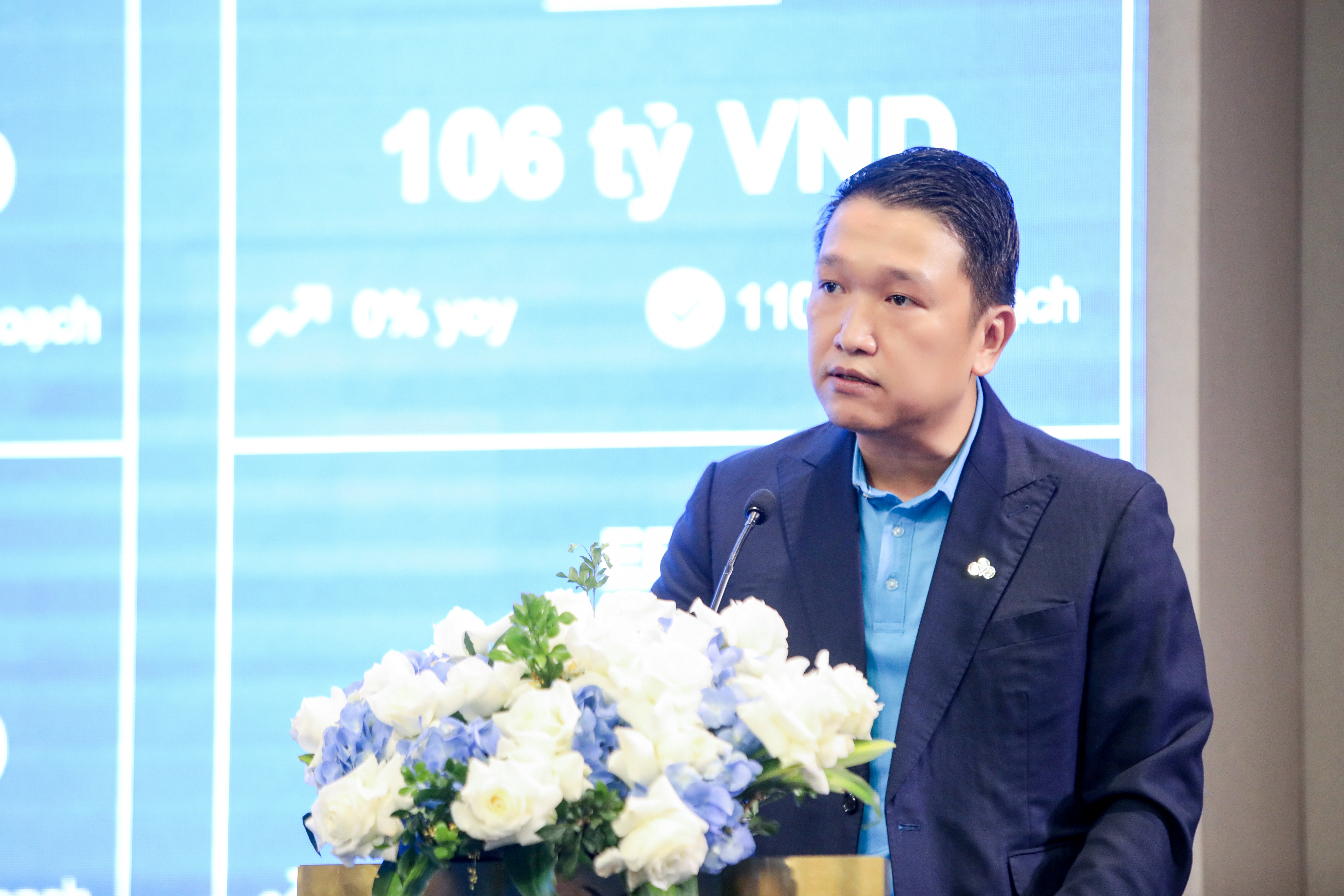 Ảnh 3: Tổng Giám đốc Tập đoàn Công nghệ CMC Đặng Tùng Sơn trình bày Báo cáo của Ban điều hành về Kết quả hoạt động kinh doanh năm 2025 và Kế hoạch kinh doanh năm 2026. Ảnh 3: Tổng Giám đốc Tập đoàn Công nghệ CMC Đặng Tùng Sơn trình bày Báo cáo của Ban điều hành về Kết quả hoạt động kinh doanh năm 2025 và Kế hoạch kinh doanh năm 2026.