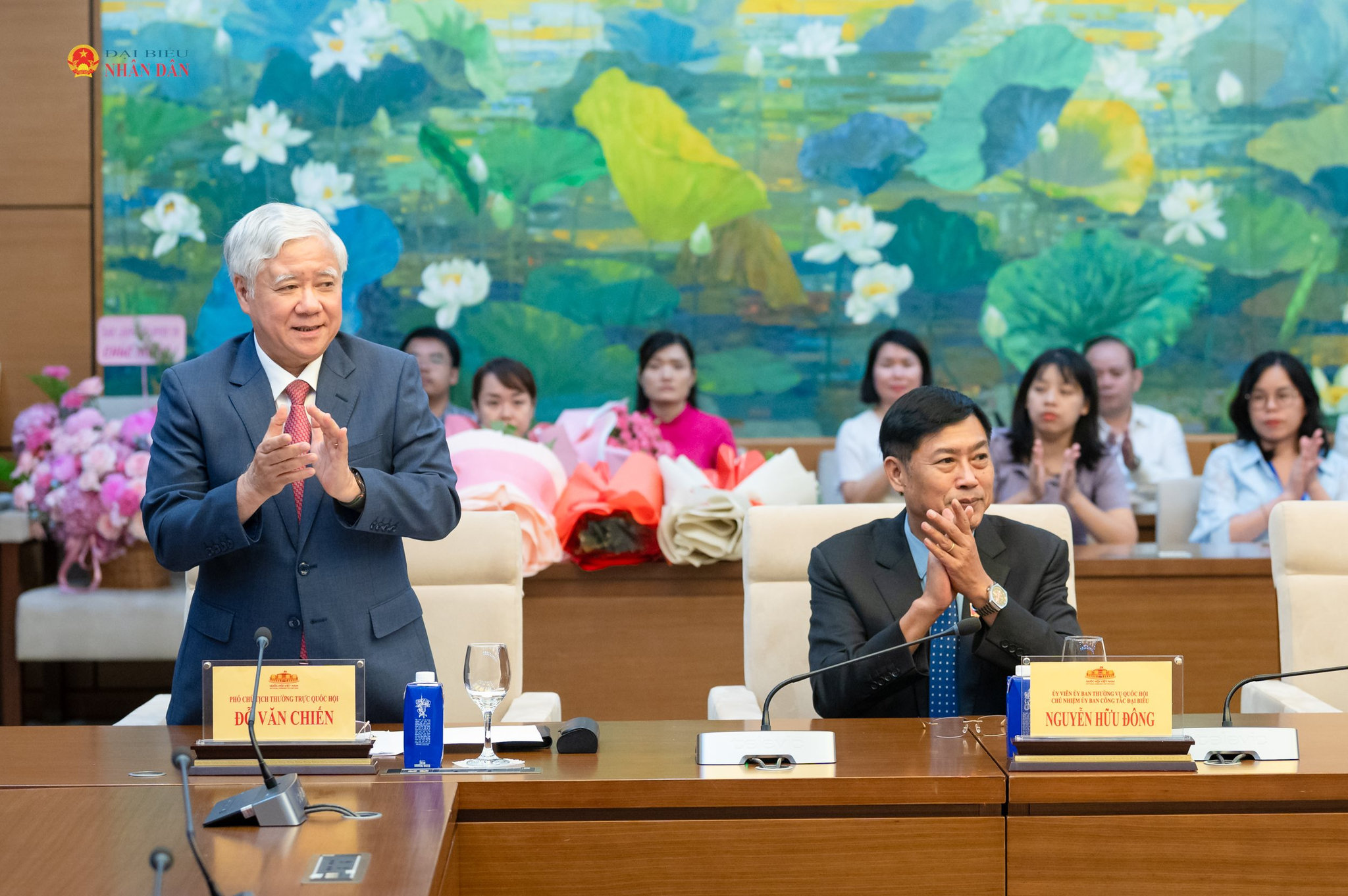 Phó Chủ tịch Thường trực Quốc hội Đỗ Văn Chiến đã chủ trì Lễ công bố, trao Nghị quyết của Ủy ban Thường vụ Quốc hội về công tác cán bộ