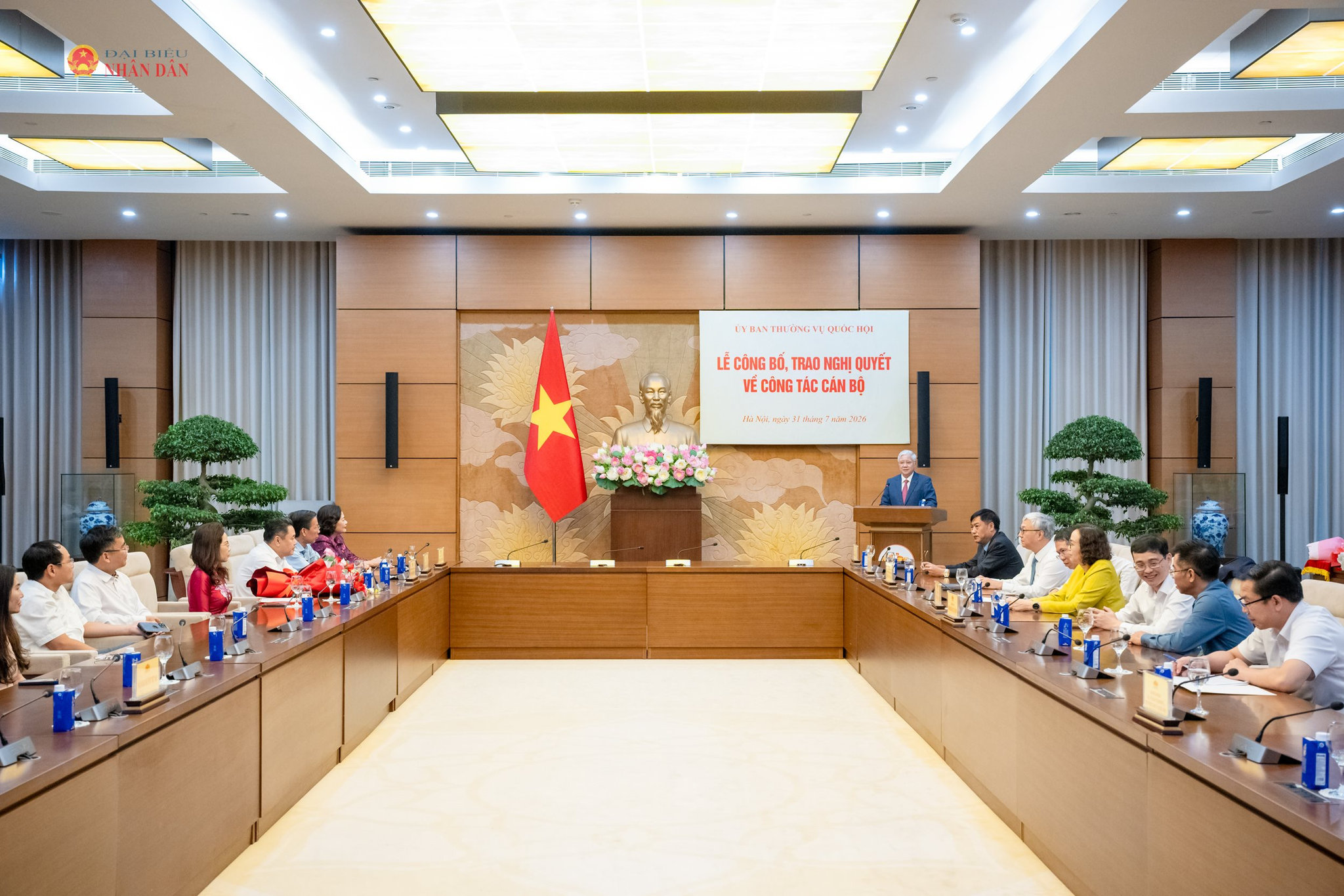 Phó Chủ tịch Thường trực Quốc hội Đỗ Văn Chiến phát biểu