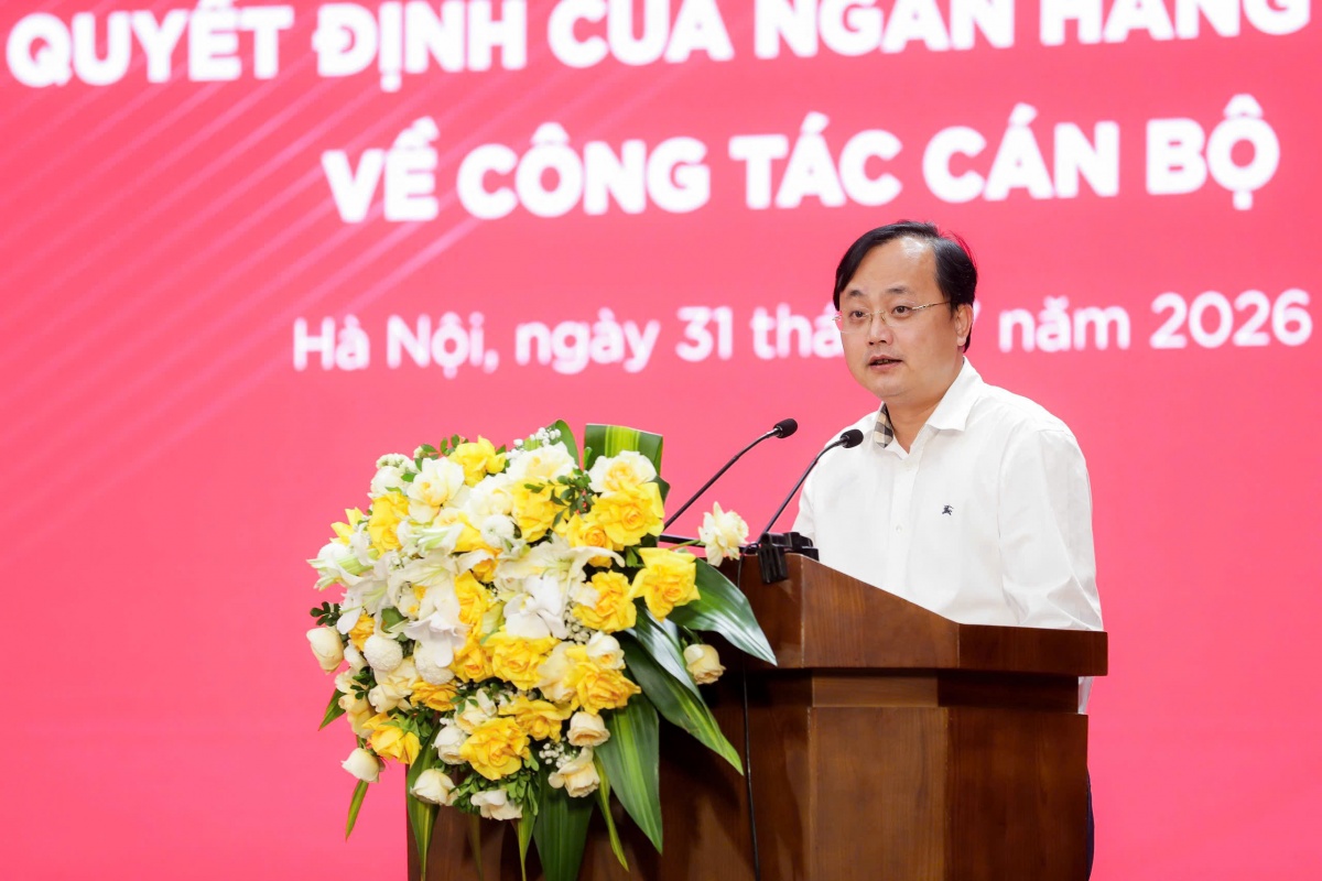 Thống đốc Phạm Đức Ấn trao quyết định bổ nhiệm nhân sự cấp cao Agribank Thống đốc Phạm Đức Ấn trao quyết định bổ nhiệm nhân sự cấp cao Agribank