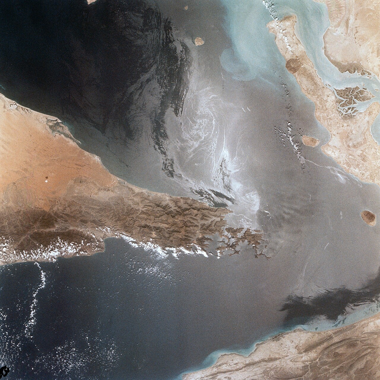 Eo biển Hormuz. Ảnh: NASA/Wikimedia Commons.