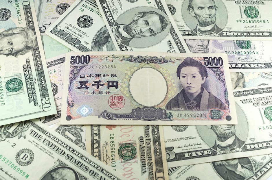 USD rơi sát đáy 1 tháng khi Fed được kỳ vọng không sớm tăng lãi suất