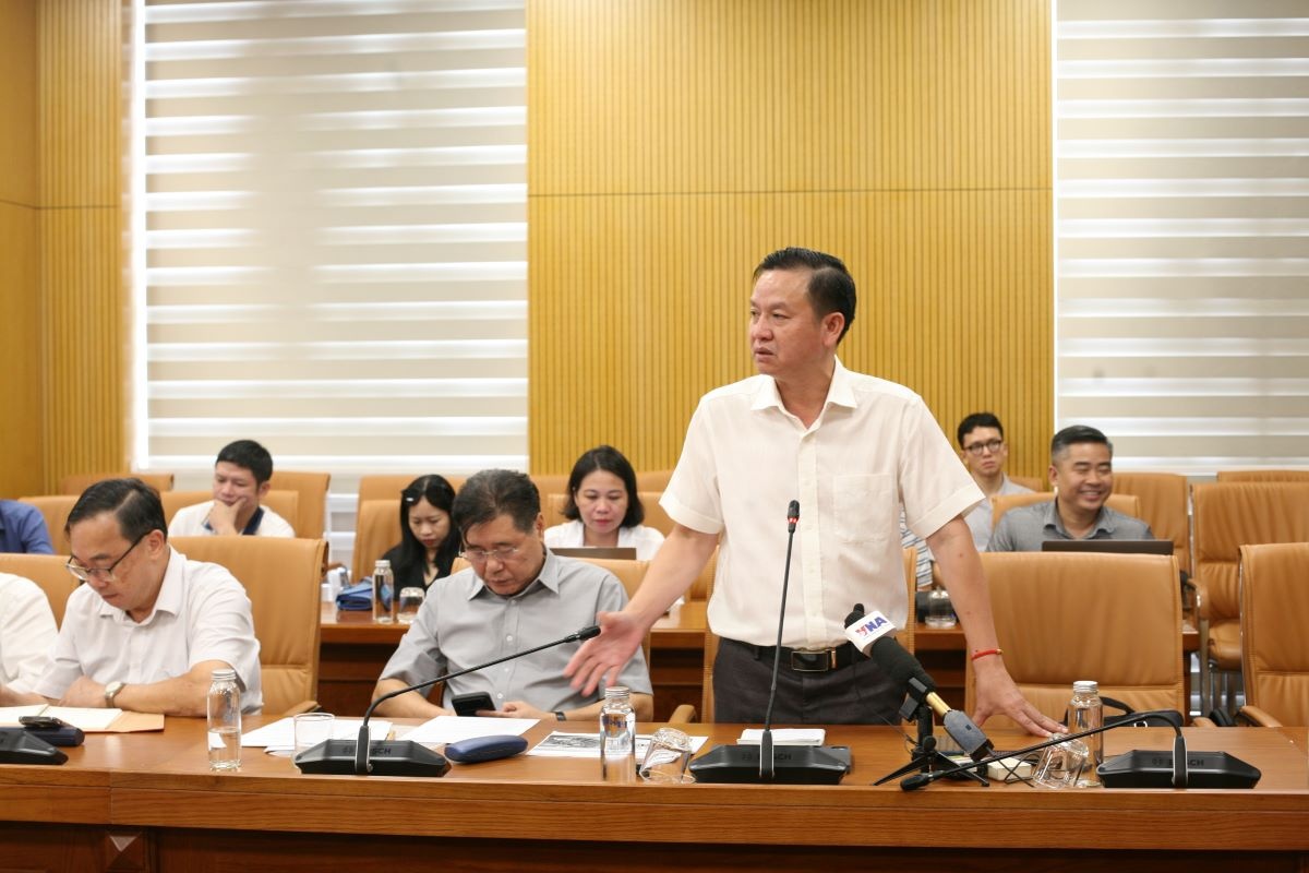 Ông Huỳnh Tấn Đạt, Cục trưởng Cục Trồng trọt và Bảo vệ thực vật (Bộ Nông nghiệp và Môi trường), phát biểu tại hội nghị Ông Huỳnh Tấn Đạt, Cục trưởng Cục Trồng trọt và Bảo vệ thực vật (Bộ Nông nghiệp và Môi trường), phát biểu tại hội nghị