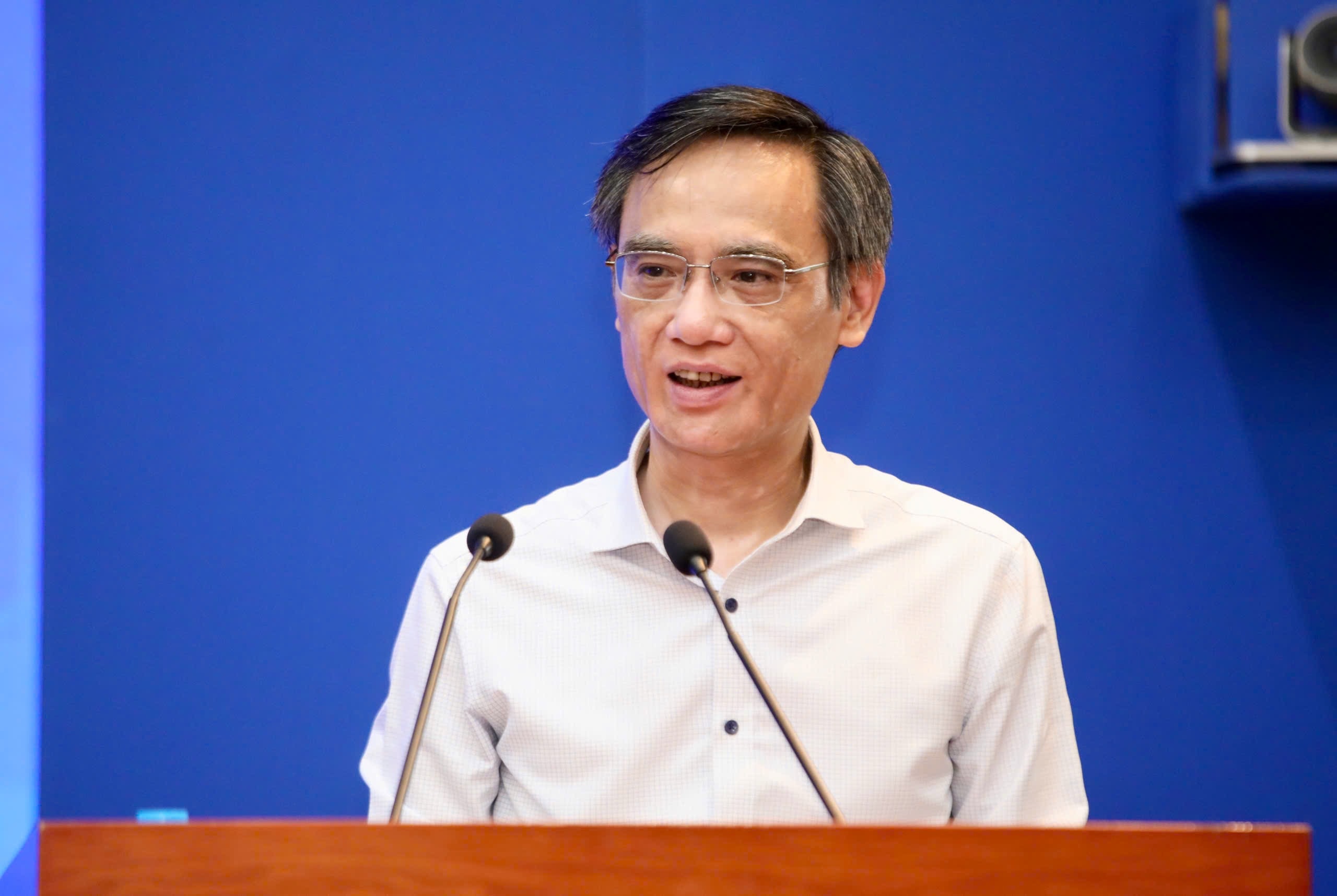 Ảnh 3: Ông Nguyễn Hải Sơn - Phó Chủ tịch VP Tập đoàn Công nghệ CMC, Tổng Giám đốc CMC TS cam kết chất lượng chương trình đào tạo AI do CMC thiết kế, triển khai. Ảnh 3: Ông Nguyễn Hải Sơn - Phó Chủ tịch VP Tập đoàn Công nghệ CMC, Tổng Giám đốc CMC TS cam kết chất lượng chương trình đào tạo AI do CMC thiết kế, triển khai.