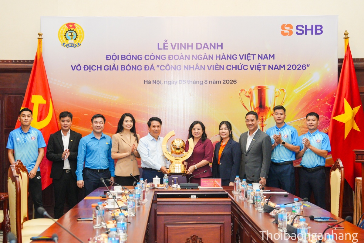 Đội bóng xin trao tặng Cup 