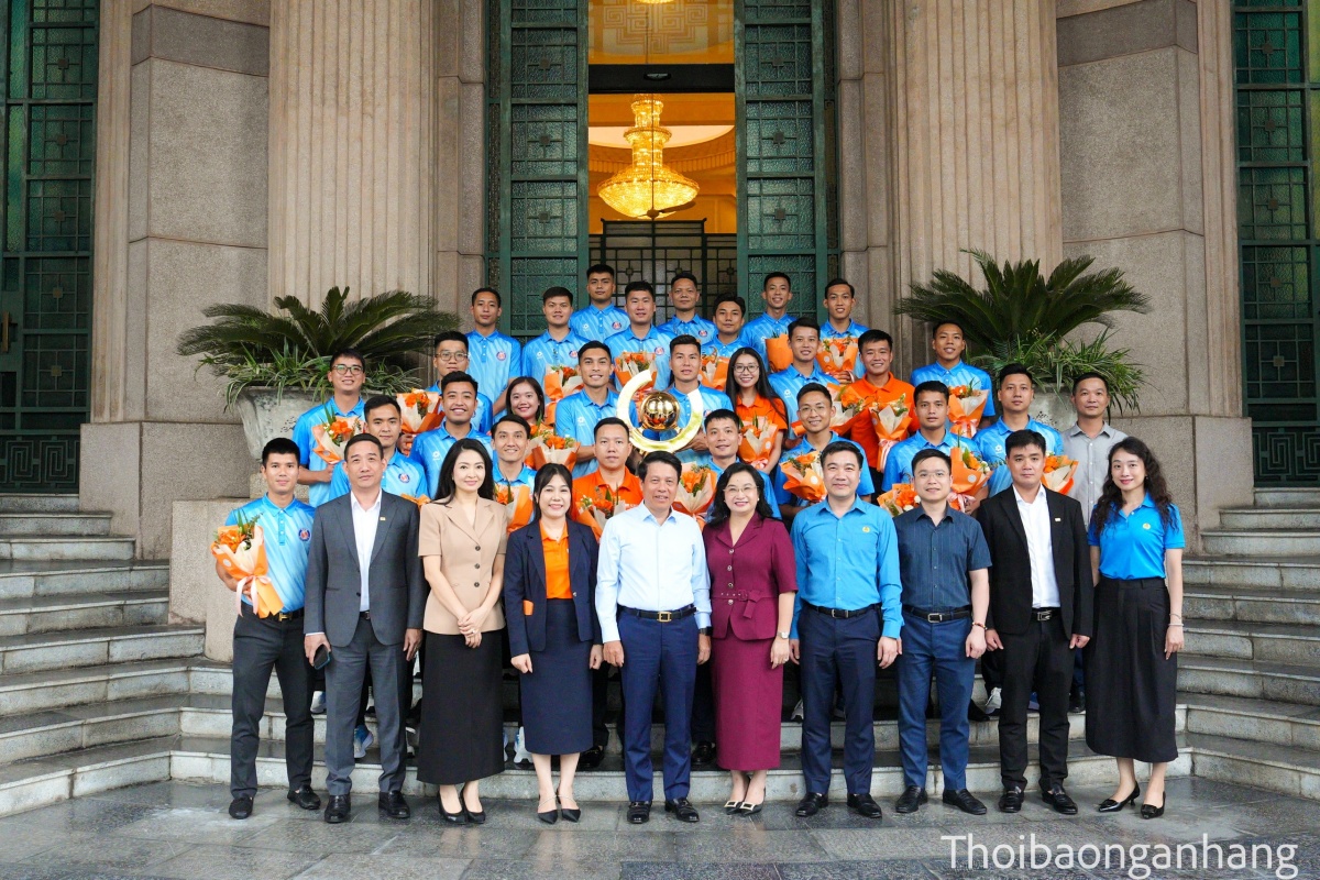 Công đoàn Ngân hàng Việt Nam vinh danh đội bóng vô địch giải bóng đá công nhân, viên chức Việt Nam 2026