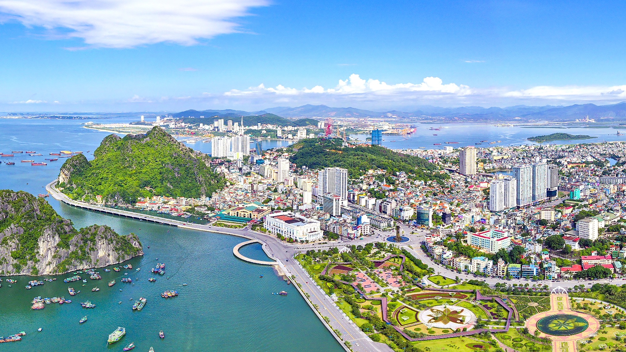 Phát huy tiềm năng đưa Quảng Ninh, Bắc Ninh thành các cực tăng trưởng Phát huy tiềm năng đưa Quảng Ninh, Bắc Ninh thành các cực tăng trưởng