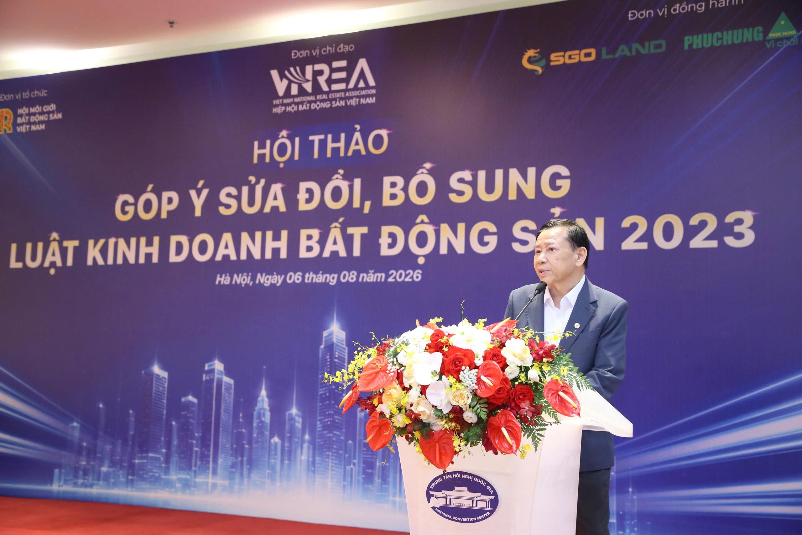TS. Nguyễn Văn Khôi phát biểu tại hội thảo TS. Nguyễn Văn Khôi phát biểu tại hội thảo
