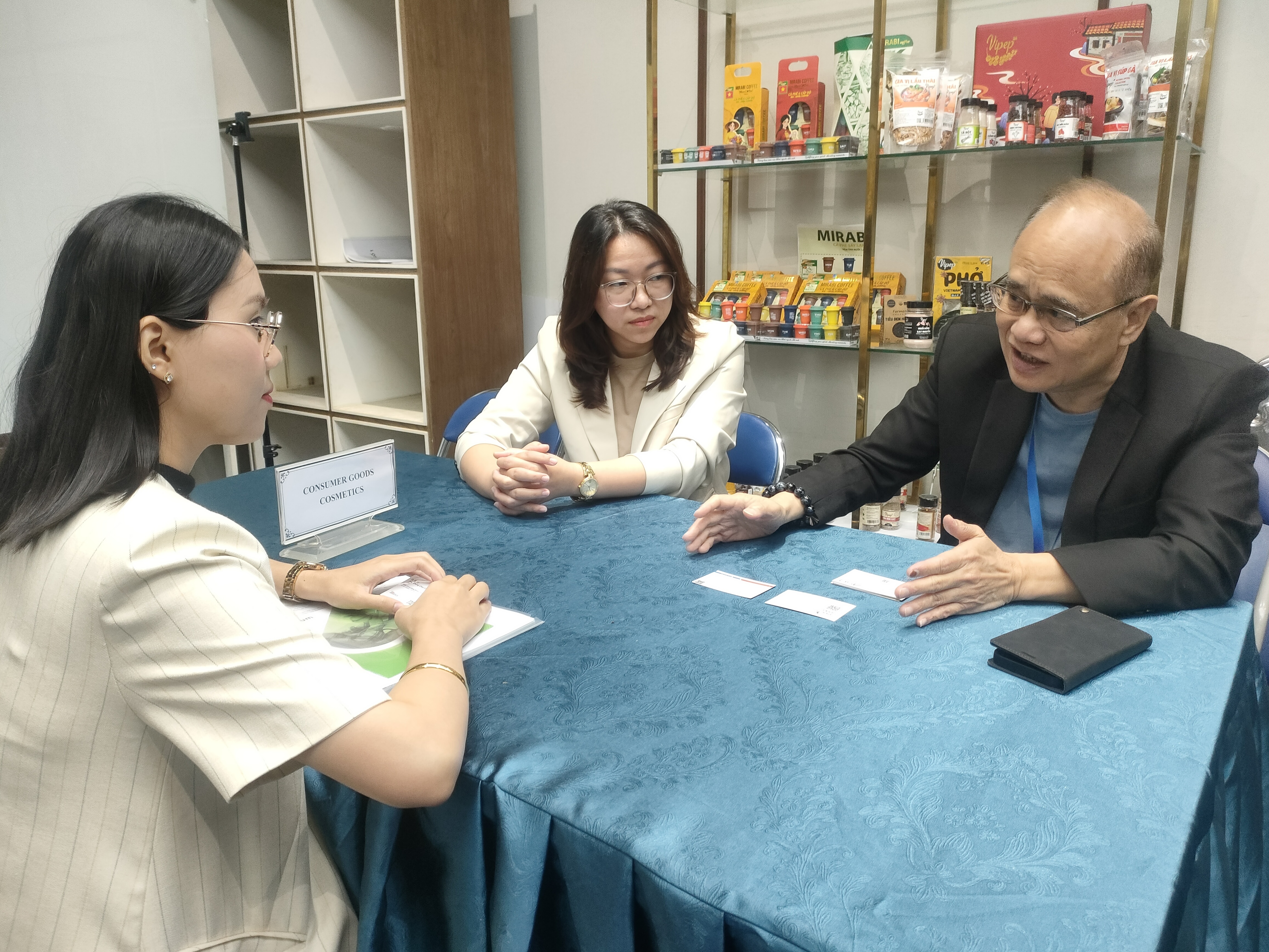 Mở rộng năng lực cạnh tranh và tiếp cận thị trường quốc tế cho doanh nghiệp Việt Mở rộng năng lực cạnh tranh và tiếp cận thị trường quốc tế cho doanh nghiệp Việt
