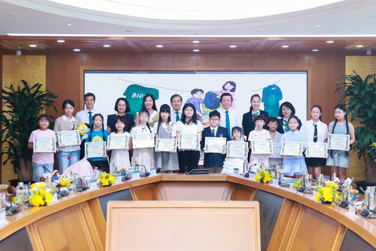 Vẽ ước mơ, 21 họa sỹ nhí được BIDV vinh danh Vẽ ước mơ, 21 họa sỹ nhí được BIDV vinh danh