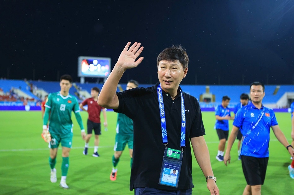HLV Kim Sang Sik nói gì sau khi Đình Bắc ghi cú đúp bàn thắng vào lưới Campuchia?