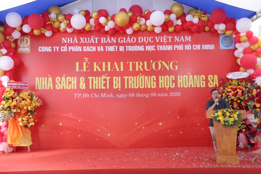 Ông Nguyễn Tiến Thanh - Chủ tịch HĐTV NXBGDVN phát biểu tại buổi lễ Ông Nguyễn Tiến Thanh - Chủ tịch HĐTV NXBGDVN phát biểu tại buổi lễ