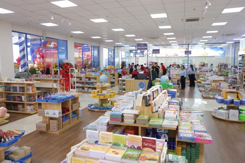 Khai trương nhà sách và thiết bị trường học Hoàng Sa – đồng hành cùng giáo dục & cộng đồng Khai trương nhà sách và thiết bị trường học Hoàng Sa – đồng hành cùng giáo dục & cộng đồng