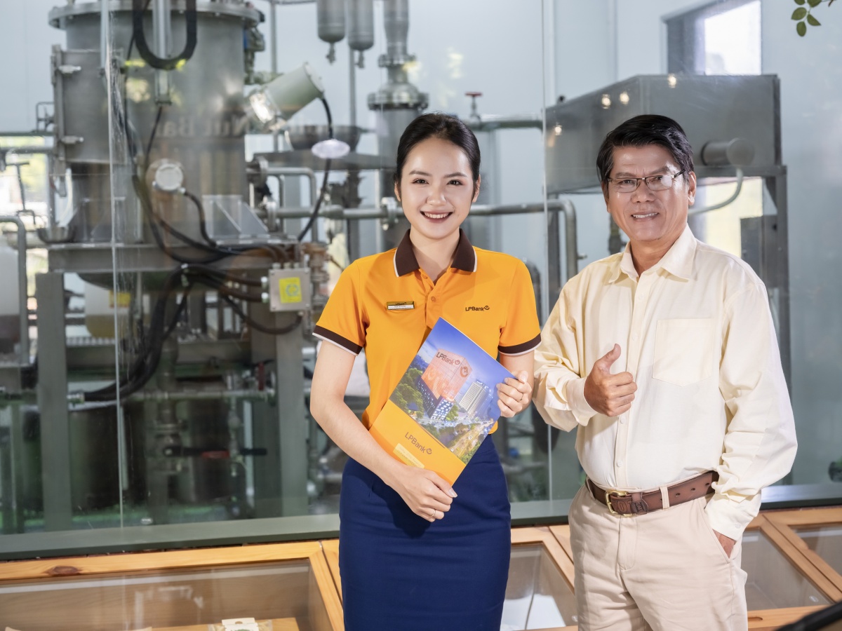 LPBank tung gói tín dụng 2.000 tỷ đồng, giảm lãi suất tối thiểu 1% tiếp sức doanh nghiệp nhỏ và vừa LPBank tung gói tín dụng 2.000 tỷ đồng, giảm lãi suất tối thiểu 1% tiếp sức doanh nghiệp nhỏ và vừa