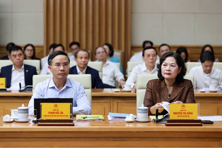 Ưu tiên hàng đầu của NHNN là hướng tới củng cố ổn định vĩ mô, bảo đảm các cân đối lớn của nền kinh tế Ưu tiên hàng đầu của NHNN là hướng tới củng cố ổn định vĩ mô, bảo đảm các cân đối lớn của nền kinh tế
