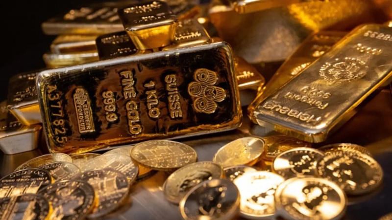 Giá vàng thế giới lùi về mốc 4.600 USD/oz