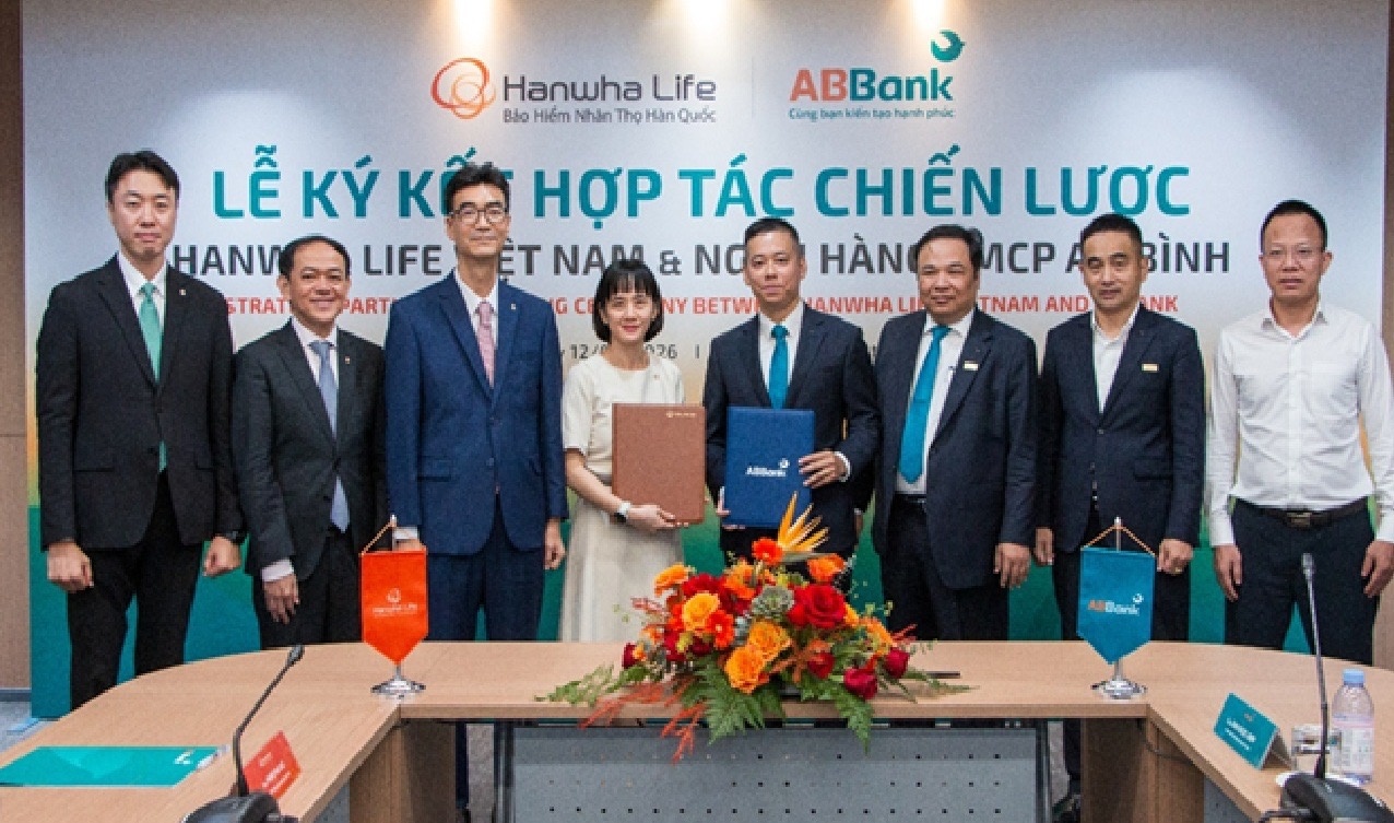 Hanwha Life Việt Nam bắt tay ABBank mở rộng hệ sinh thái tài chính - bảo hiểm