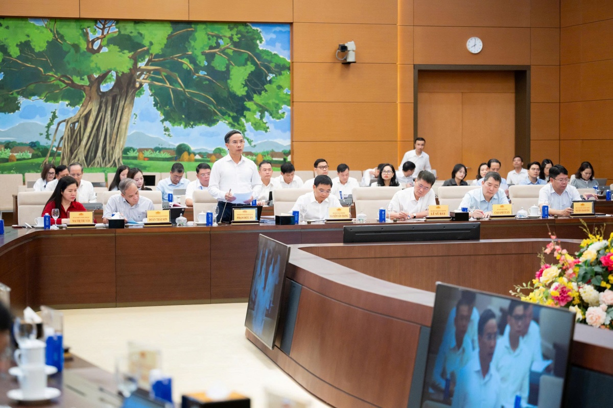 Hoàn thiện đồng bộ khuôn khổ pháp lý về tiền tệ, ngân hàng, ngoại hối và phòng, chống rửa tiền
