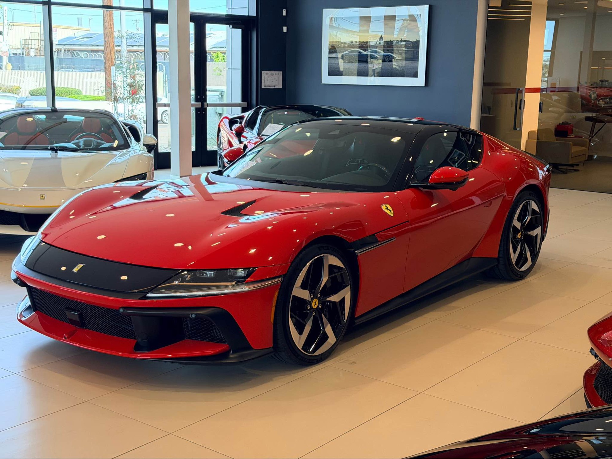 Ferrari 12Cilindri đầu tiên về Việt Nam: Giá bán là ẩn số