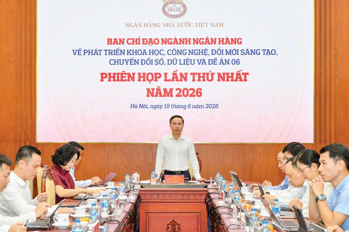 Thống đốc NHNN Phạm Đức Ấn phát biểu tại cuộc họp BCĐ ngành Ngân hàng về phát triển KHCN đổi mới sáng tạo chuyển đổi số, dữ liệu và đề án 06
