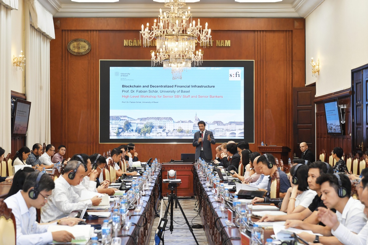 Phó Thống đốc Phạm Tiến Dũng tham dự Tọa đàm cấp cao về sự phát triển của công nghệ tài sản số Phó Thống đốc Phạm Tiến Dũng tham dự Tọa đàm cấp cao về sự phát triển của công nghệ tài sản số