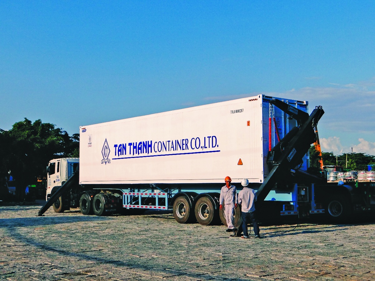 Ngân hàng đồng hành cùng dòng tiền xuất nhập khẩu Ngân hàng đồng hành cùng dòng tiền xuất nhập khẩu