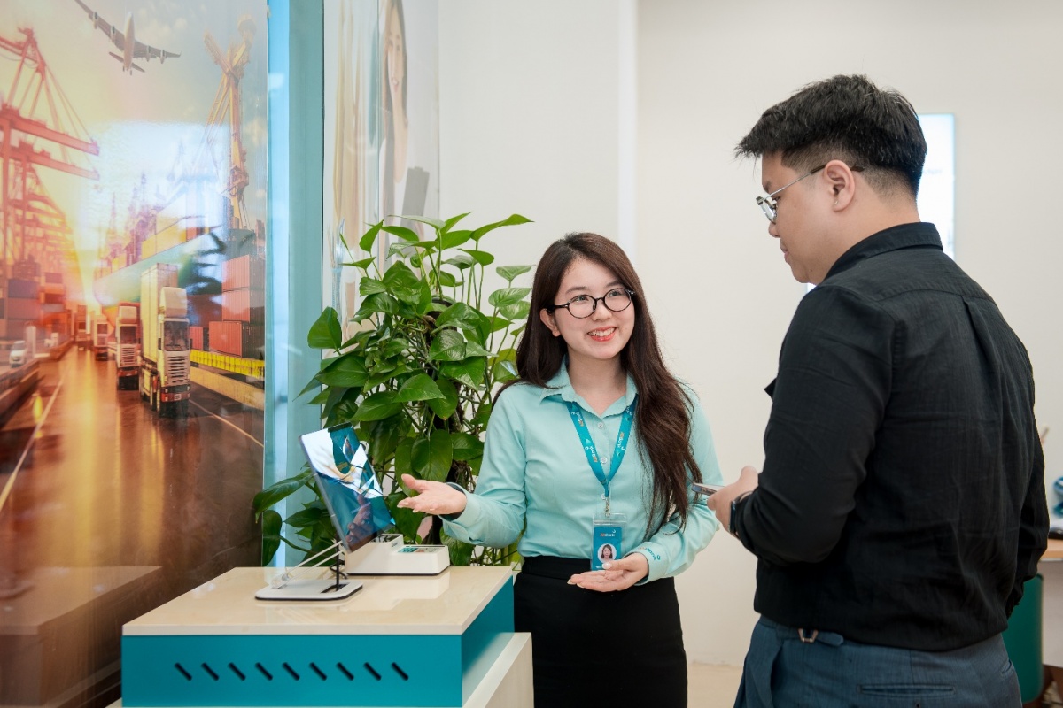 Khách hàng được hướng dẫn thực hiện giao dịch theo nhu cầu Khách hàng được hướng dẫn thực hiện giao dịch theo nhu cầu