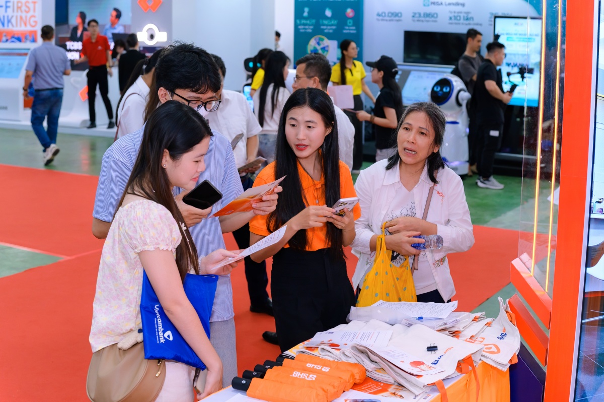 Từ 5 năm bứt phá đến kỷ nguyên ngân hàng thông minh: Chuyển đổi số để phục vụ người dân tốt hơn