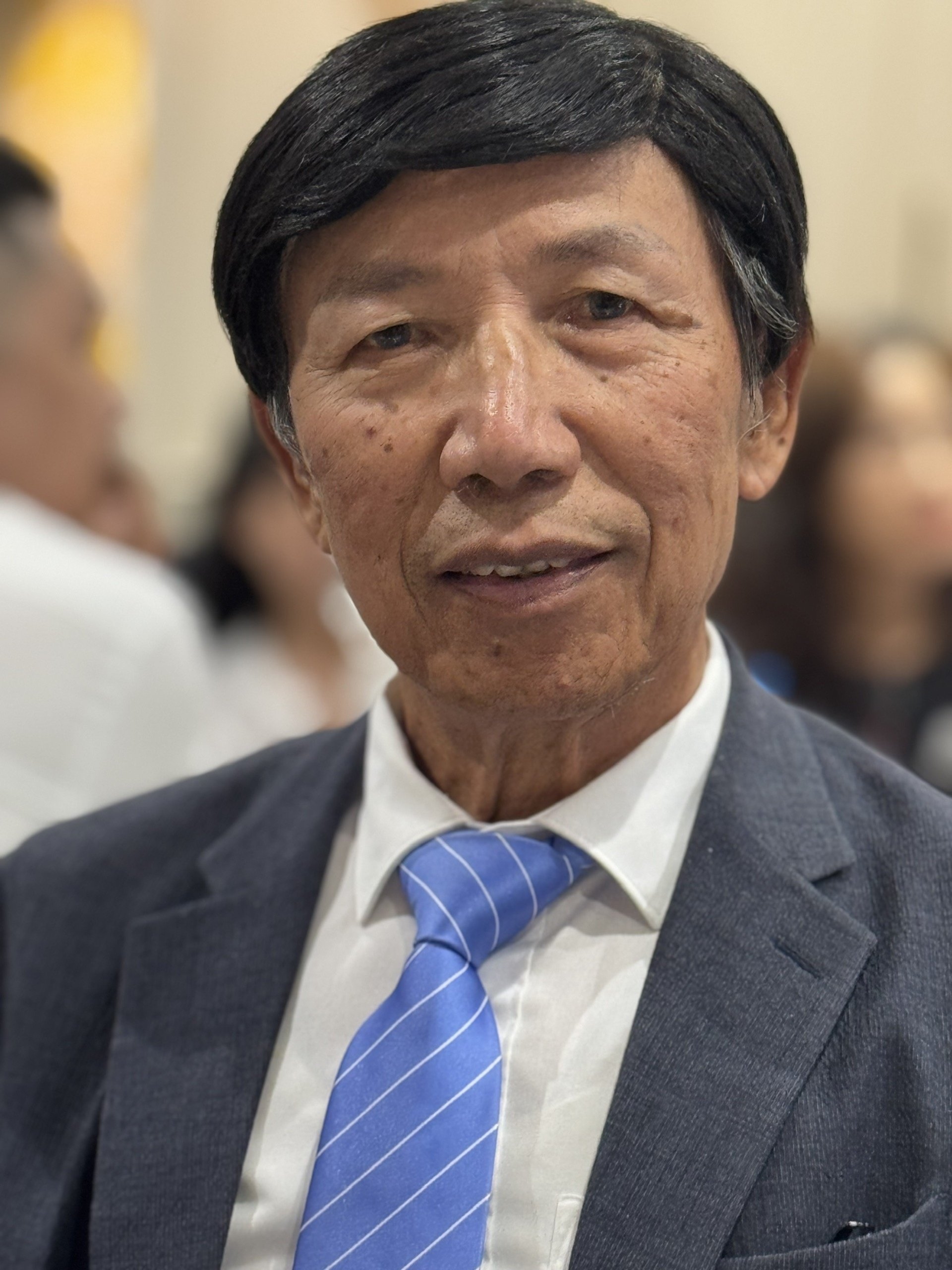 TS. Phan Hữu Thắng, Chủ tịch Liên chi hội Tài chính Khu công nghiệp Việt Nam (VIPFA), nguyên Cục trưởng Cục Đầu tư nước ngoài (Bộ Kế hoạch và Đầu tư - nay là Bộ Tài chính) TS. Phan Hữu Thắng, Chủ tịch Liên chi hội Tài chính Khu công nghiệp Việt Nam (VIPFA), nguyên Cục trưởng Cục Đầu tư nước ngoài (Bộ Kế hoạch và Đầu tư - nay là Bộ Tài chính)